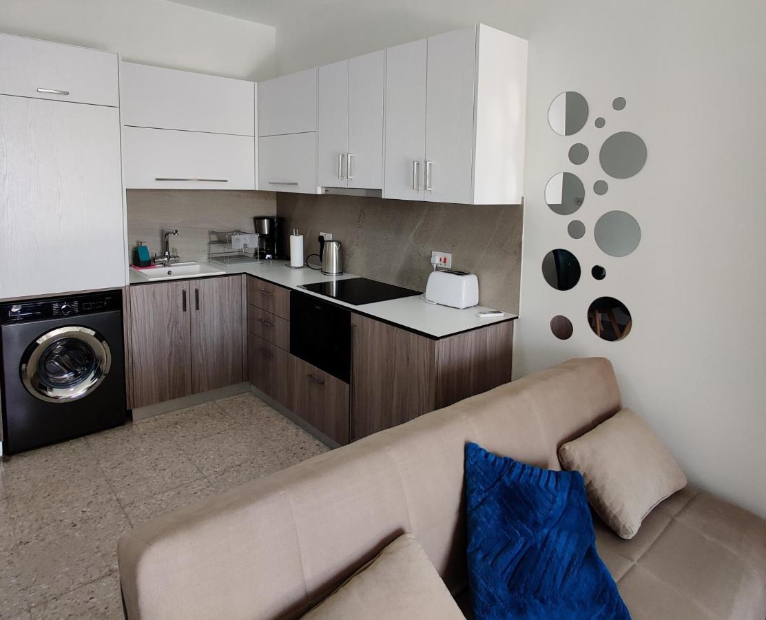 Lovely 1-Bedroom Unit @ Fabulous Location Paphos Exterior foto